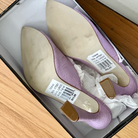 SAKS FIFTH AVENUE
Leather Heel Sandal - Picture 3 of 3